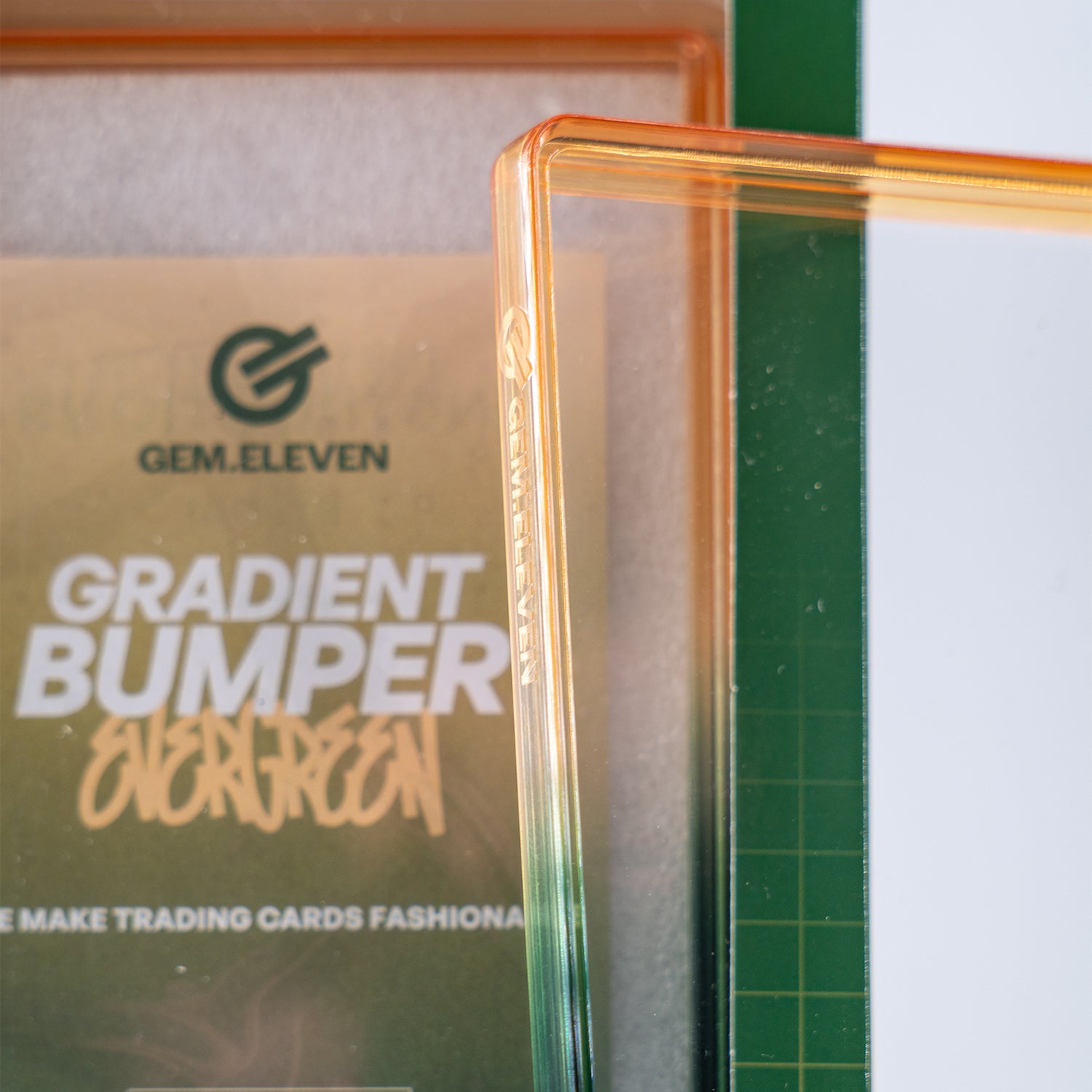 Gem.Eleven Gradient Bumper Evergreen – PSA & CGC Slab Schutz